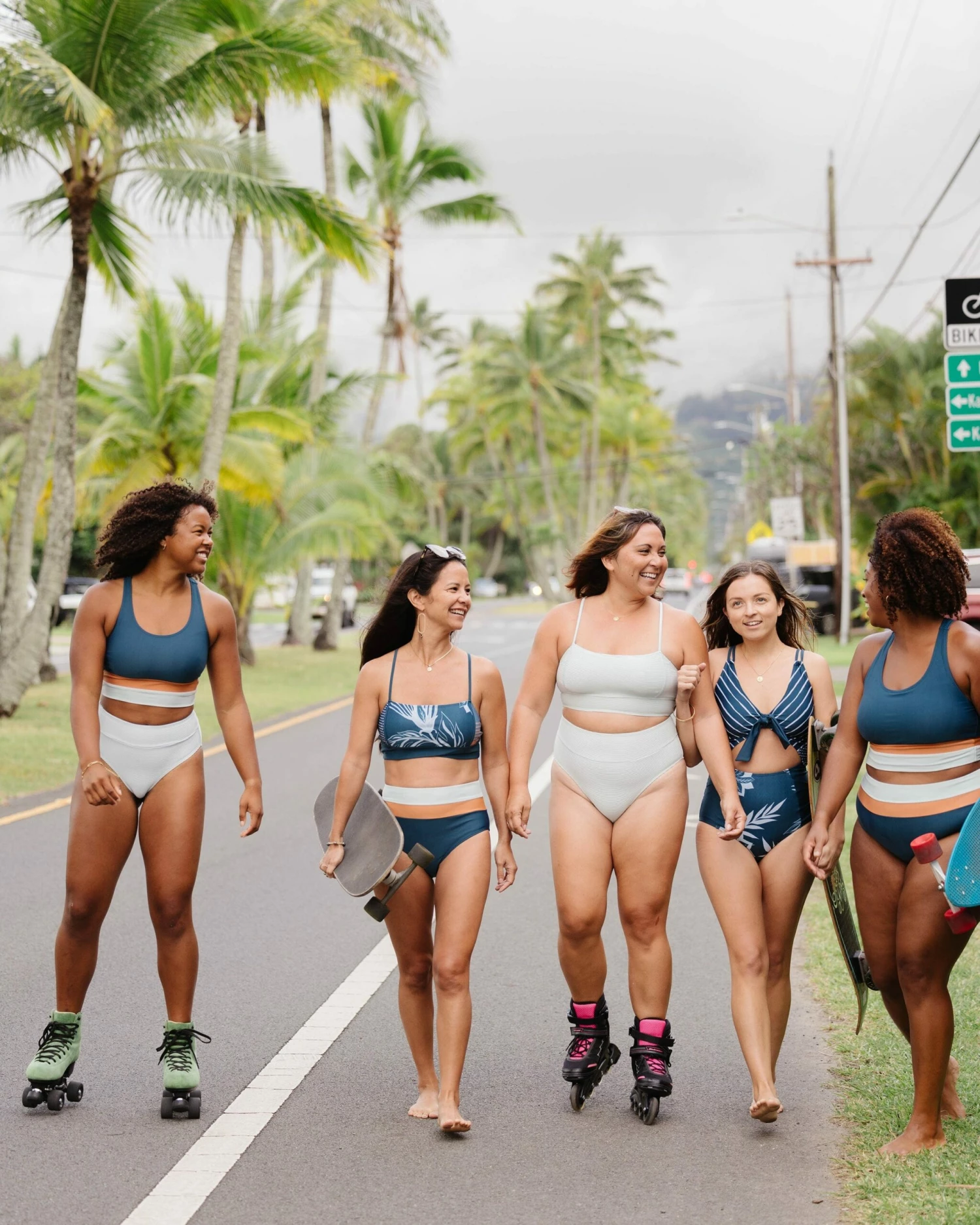 Textured Seafoam Surf Crop - Image 9